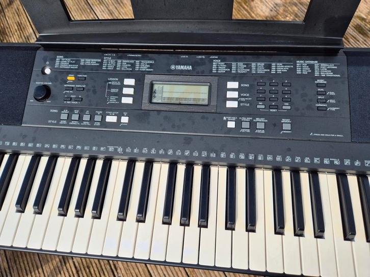 Yamaha Keyboard, Muziek en Instrumenten, Keyboards, Zo goed als nieuw, 61 toetsen, Yamaha, Met standaard, Ophalen
