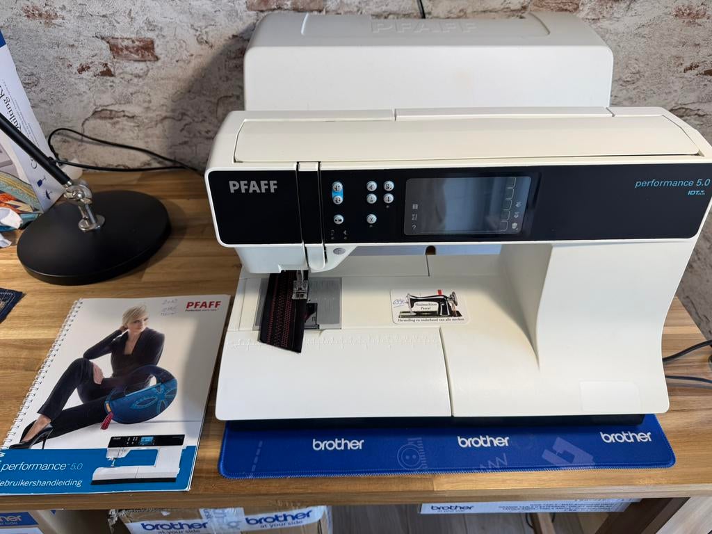 Pfaff Performance 5.0 naaimachine, Hobby & Loisirs créatifs, Machines à coudre & Accessoires, Comme neuf, Machine à coudre, Pfaff