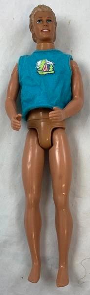 Mattel #11075 Barbie Camp Ken Pop 1993 Vintage Blond Haar, Verzamelen, Poppen, Zo goed als nieuw, Fashion Doll, Verzenden