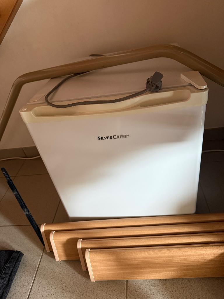 Kleine diepvries, Minder dan 85 cm, Minder dan 60 cm, Zo goed als nieuw, Vrijstaand