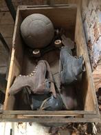 Kist met oude speeltuigen, Ophalen