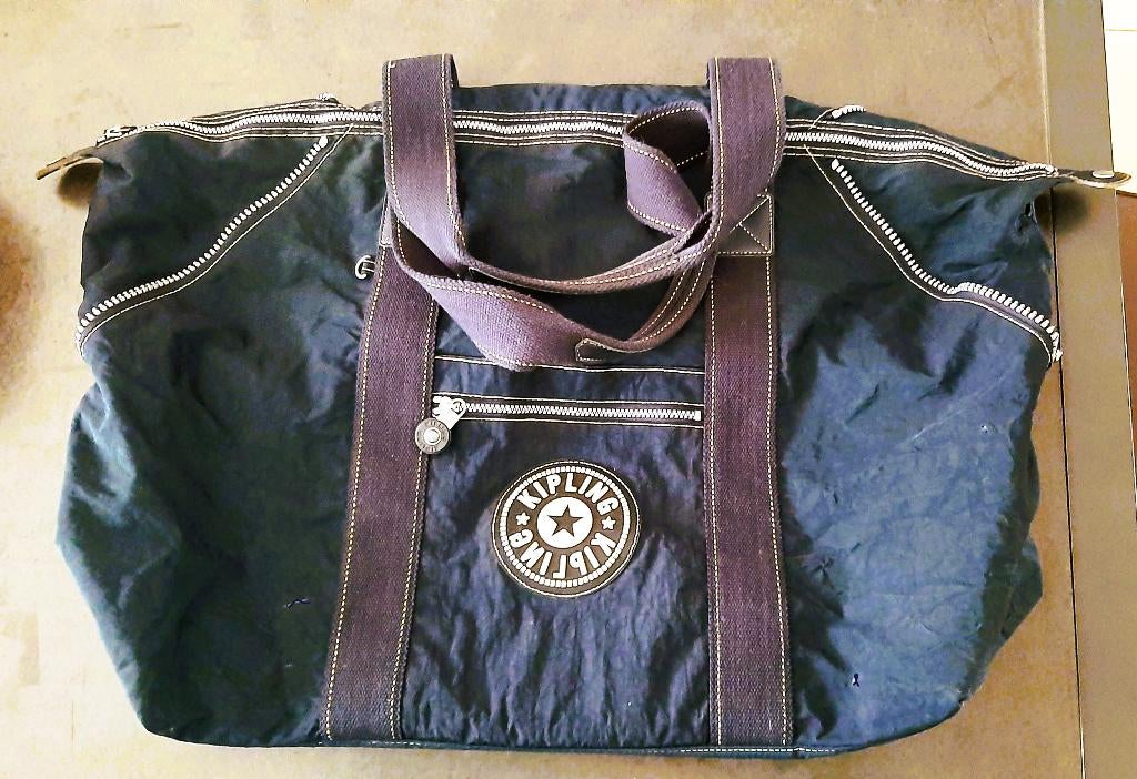 Te koop: Mooie blauwe reistas van "Kipling", Handtassen en Accessoires, Tassen | Reistassen en Weekendtassen, Zo goed als nieuw