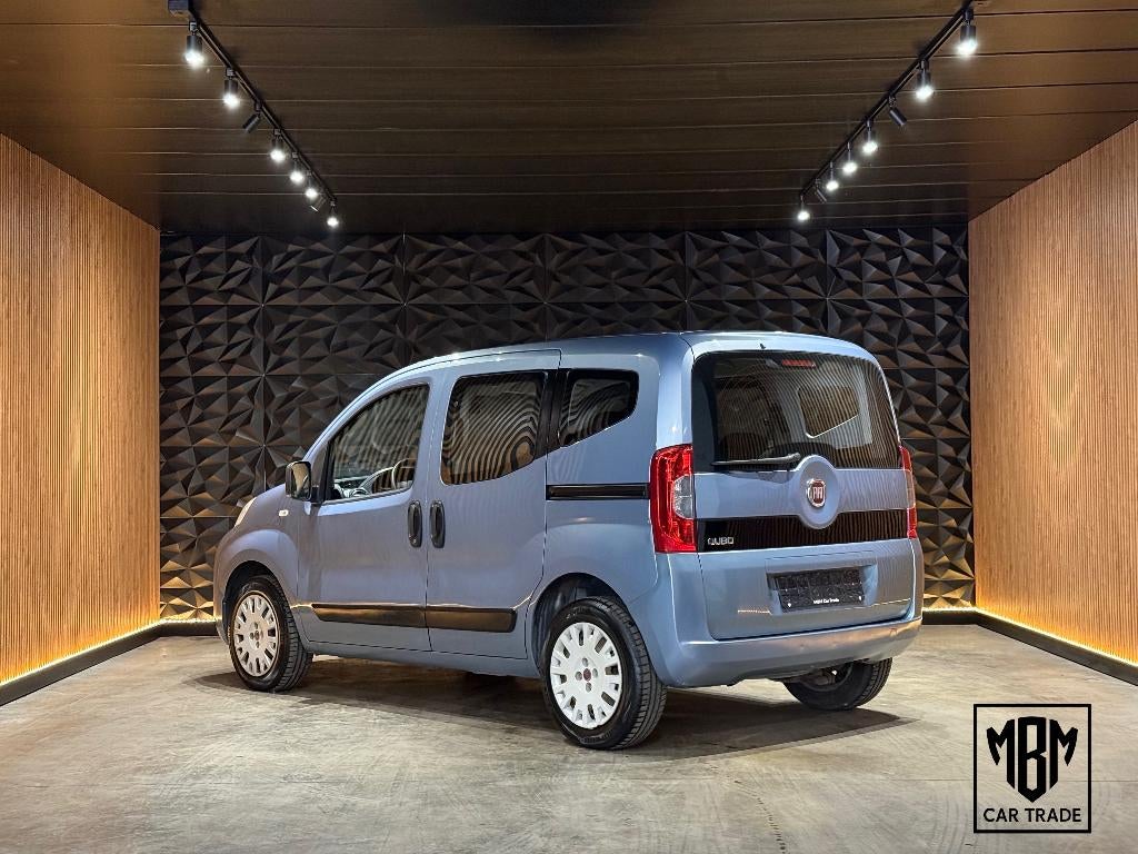 ✅ Fiat Qubo 1.4i 12 Maanden GARANTIE Airco, Auto's, Voorwielaandrijving, Euro 5, 1360 cc, Zwart