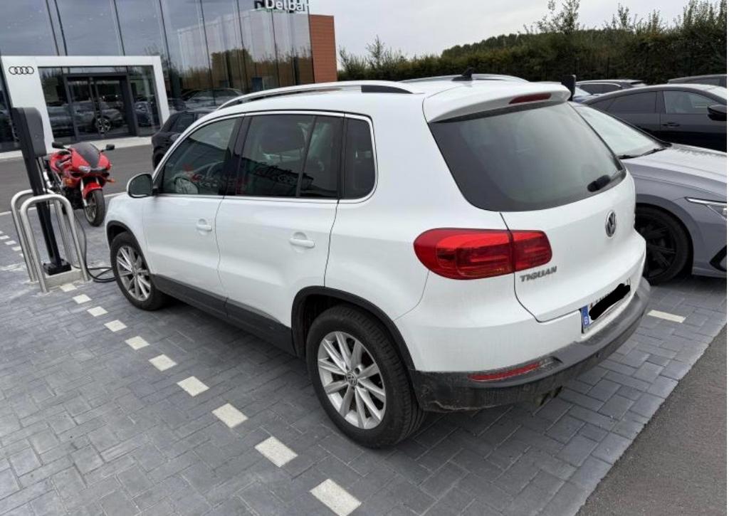 VW Tiguan 2.0TDI 2015, Voorwielaandrijving, Euro 5, Zwart, Wit