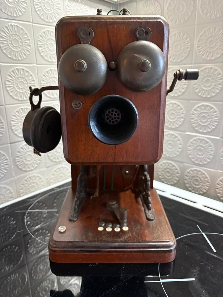 Ancien téléphone murale, Enlèvement ou Envoi