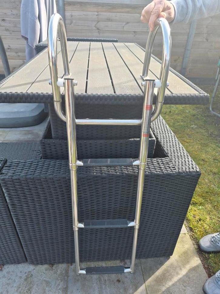 Échelle de bain, Jardin & Terrasse, Accessoires de piscine, Comme neuf, Échelle, Enlèvement