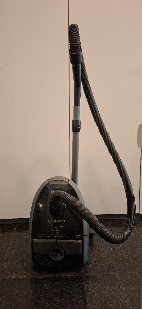 Philips Expression Stofzuiger met zak, Elektronische apparatuur, Stofzuigers, Gebruikt, Stofzuiger, 1600 tot 2000 watt, Stofzak