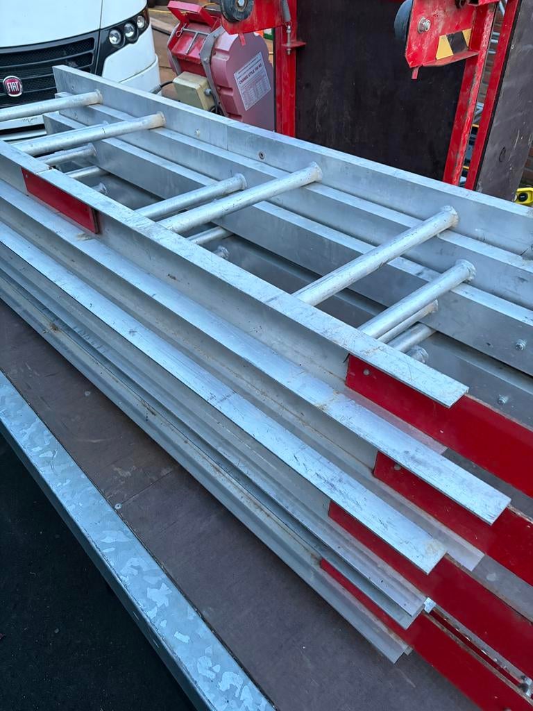 Monte charge tuile ou autre altrad 15 m, Enlèvement, Comme neuf