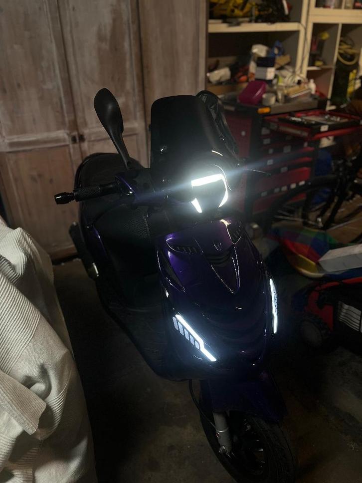 Piaggio zip, Fietsen en Brommers, Scooters | Piaggio, Zo goed als nieuw, Zip, Klasse B (45 km/u), Benzine, Ophalen