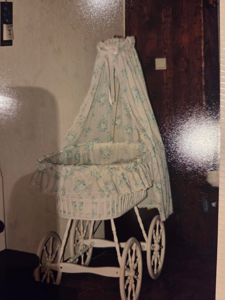 Rieten wieg, Ophalen, Wieg