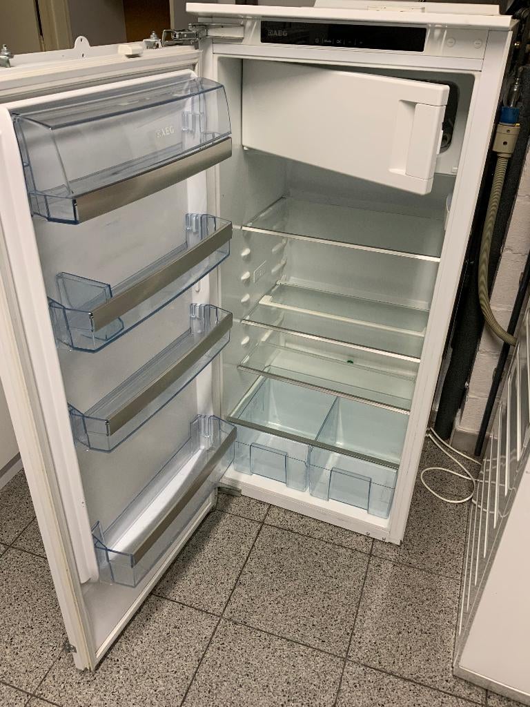 AEG inbouw frigo, Ophalen, 150 tot 200 liter, 120 tot 140 cm, Zo goed als nieuw