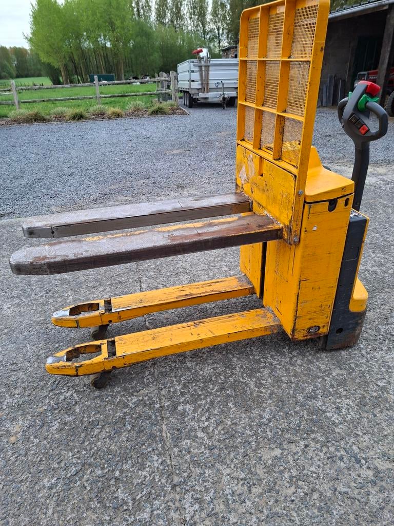 Transpallet jungheinrich, Ophalen