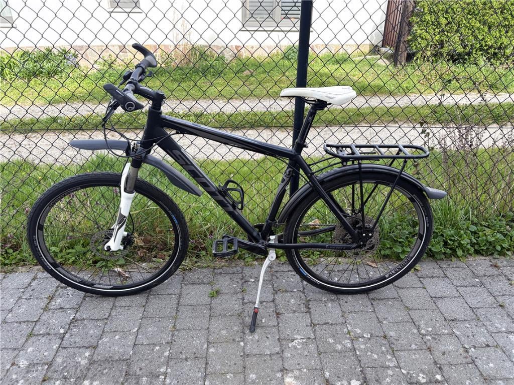 Scott Aspect 30 (2012) — Reconverti Ville/Trekking, 10 à 15 vitesses, Enlèvement, Suspension, 26 pouces