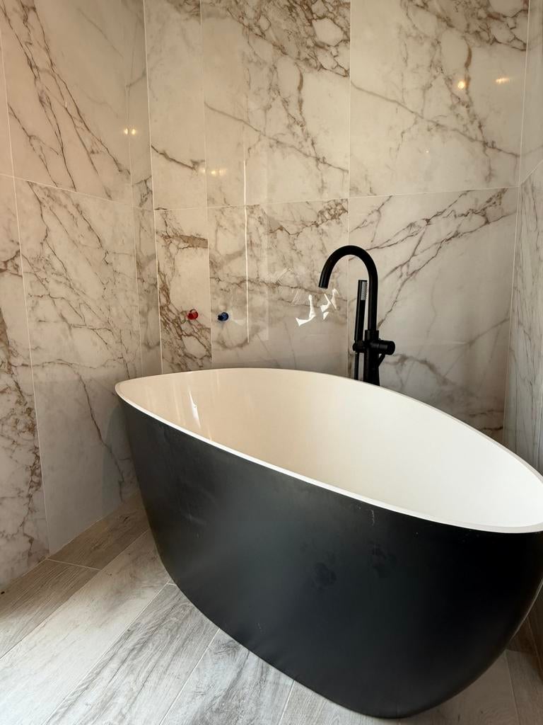 Baignoire  Baignoire îlot design noir & blanc, Maison & Meubles, Enlèvement ou Envoi, Comme neuf