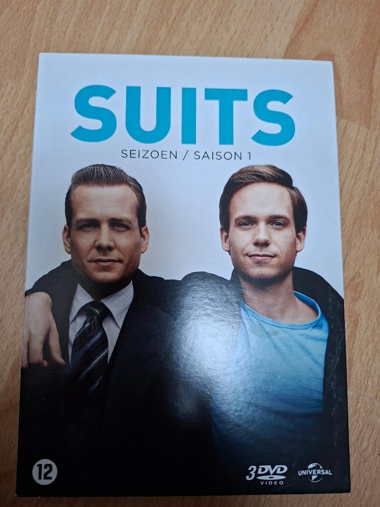 Suits - seizoen 1, CD & DVD, DVD | TV & Séries télévisées, À partir de 12 ans, Enlèvement, Comme neuf, Non fictionnel