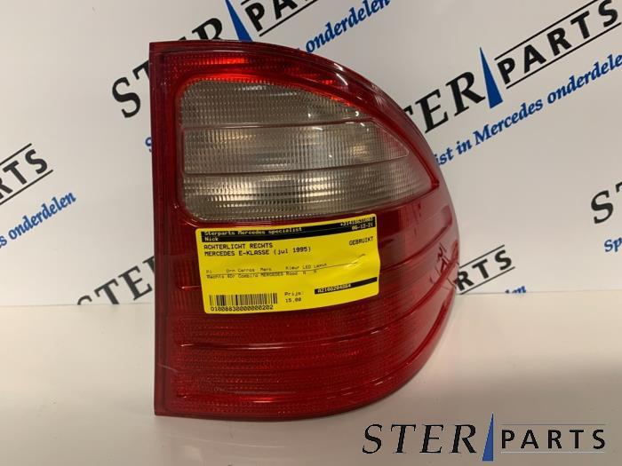 Achterlicht rechts van een Mercedes E-Klasse, Gebruikt, -, Ophalen of Verzenden, -