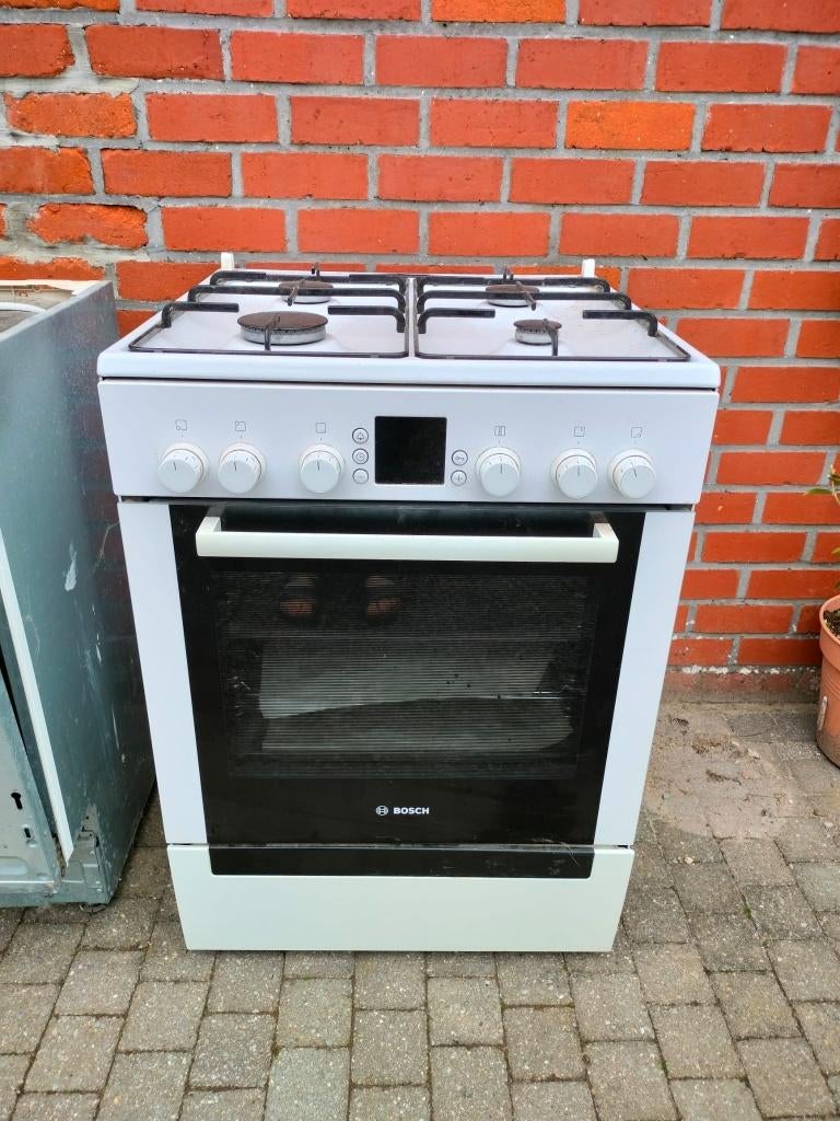 BOSCH 4-pits Gasfornuis met elektrische oven, Elektronische apparatuur, Ophalen, Gebruikt, Hete lucht, 4 kookzones