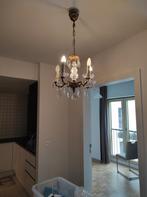 2 oude lusters, Enlèvement