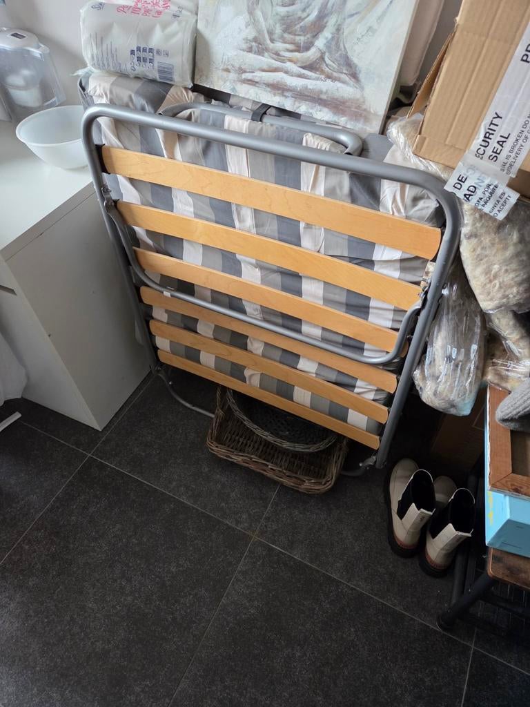 Opklapbed | Folding Bed, Huis en Inrichting, Slaapkamer | Bedden, Ophalen
