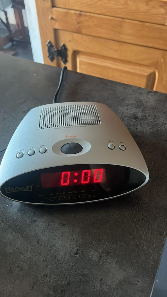 Magnum wekkerradio, Ophalen, Zo goed als nieuw, Digitaal