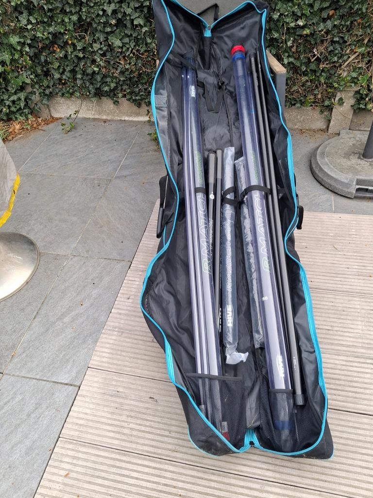 2 identieke hengels rive, Ophalen