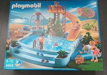 Playmobil zwembad met doos.