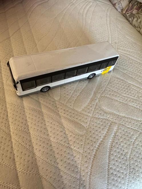 bburago Bus van De Lijn  in  goed staat  met opendeuren, Hobby & Loisirs créatifs, Voitures miniatures | Échelles Autre, Comme neuf