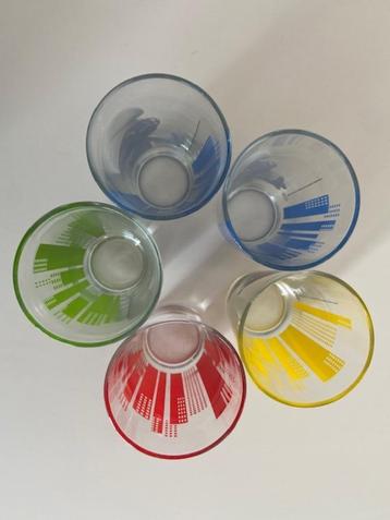 5 verres Schtroumpfs, Enlèvement ou Envoi, Comme neuf, Différents Schtroumpfs, Ustensile