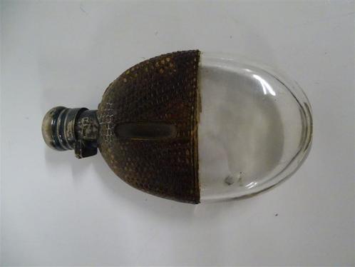 A5619 Antiek heupflesje glas/slangenleer, Antiek en Kunst, Antiek | Overige Antiek, Ophalen of Verzenden