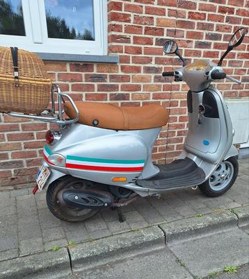 Scooter piaggo 125cc  beschikbaar voor biedingen