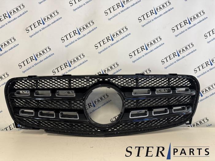 Grille van een Mercedes GLA (9040), Auto-onderdelen, Carrosserie, Mercedes-Benz, Gebruikt, 3 maanden garantie, Ophalen of Verzenden