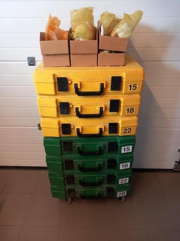 koppelstukken voor diverse afvoer en toevoerleidingen beschikbaar voor biedingen