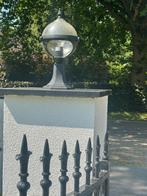 2 mooie buitenlampem rond op sokkel, Tuin en Terras, Buitenverlichting, Ophalen, Zo goed als nieuw