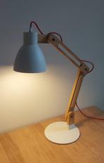 Home sweet home Bureaulamp ‘wood’ wit en rood 40 w, Ophalen, Gebruikt, Rood, 50 cm of meer