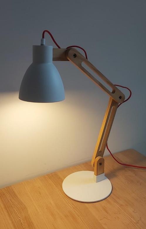 Home sweet home Bureaulamp ‘wood’ wit en rood 40 w, Huis en Inrichting, Lampen | Lampenkappen, Gebruikt, 50 cm of meer, Wit, Rood