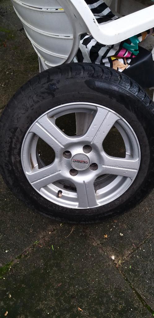 Winterbanden met alu velgen voor een Fiat Punto., Auto-onderdelen, Banden en Velgen, Banden en Velgen, Winterbanden, 14 inch, 165 mm