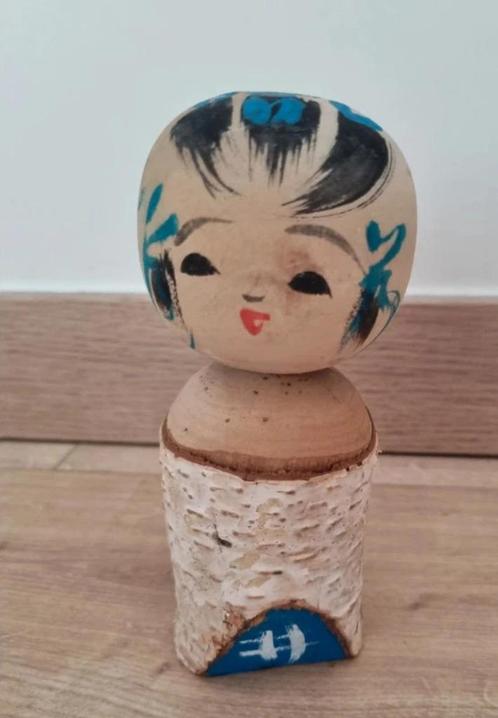 Blije Vintage boomschors Kokeshi, Antiek en Kunst, Kunst | Beelden en Houtsnijwerken, Verzenden