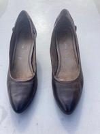 Heel mooie donkerbruine pumps TAMARIS, maat 39. Zr. g. st., Kleding | Dames, Schoenen, Tamaris, Pumps, Bruin, Ophalen of Verzenden