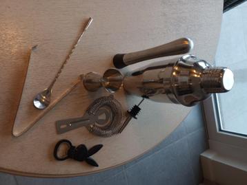 Cocktail set beschikbaar voor biedingen