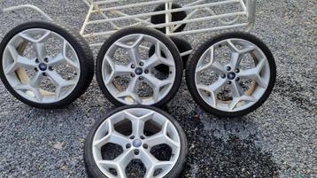 Ford Focus 19 inch originele velgen en banden, Auto-onderdelen, Gebruikt, Banden en Velgen, Personenwagen, Ophalen