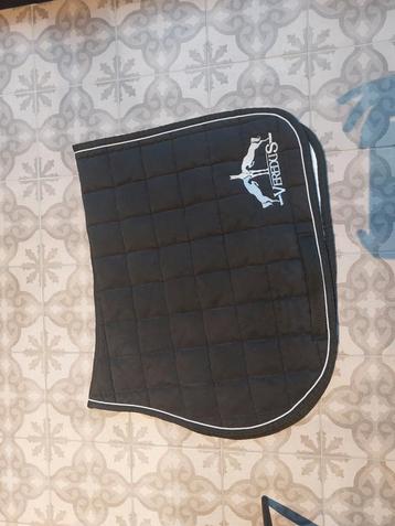 Zadeldoek veredus full jump  beschikbaar voor biedingen