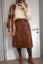 Jupe en cuir marron avec étiquette de prix XS, Neuf, Brun, Taille 34 (XS) ou plus petite, Enlèvement ou Envoi