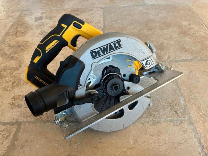 DeWalt DCS570NT-XJ Accu Cirkelzaag 18V Body + koffer, Doe-het-zelf en Bouw, Gereedschap | Zaagmachines, Gebruikt, Cirkelzaag, Ophalen of Verzenden