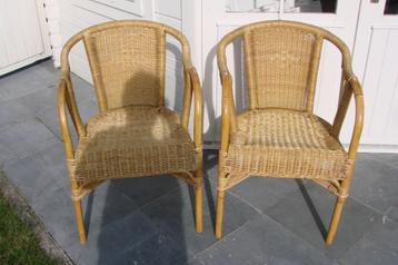 2 rotan zeteltjes: stapelbaar beschikbaar voor biedingen
