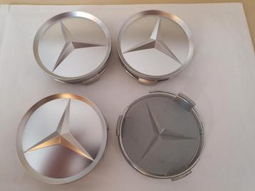 Mercedes mat grijze wieldoppen diameter 75 mm beschikbaar voor biedingen