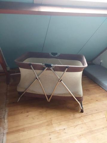 BABYBEDJE OM TE BOUWEN TOT EEN BOX (ZEER DEGELIJK+SNEL TE OP beschikbaar voor biedingen