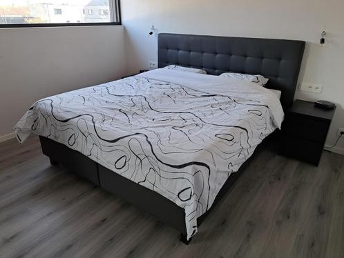 Boxspring 180x200, Huis en Inrichting, Slaapkamer | Boxsprings, Zo goed als nieuw, 180 cm, 200 cm, Tweepersoons, Grijs, Ophalen