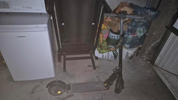 Trottinette Electrique E TWOW Booster SE ES Premium, Vélos & Vélomoteurs, Trottinettes, Enlèvement