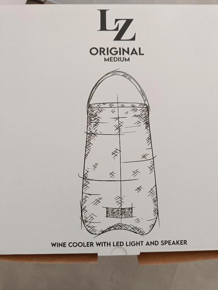 Le Zen Medium – Enceinte + LED + refroidisseur à vin, Maison & Meubles, Accessoires pour la Maison | Porte-bouteilles, Neuf, Enlèvement