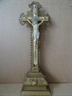 Crucifix en bois antique avec agneau de Dieu crucifix 40cm, Antiquités & Art, Enlèvement ou Envoi